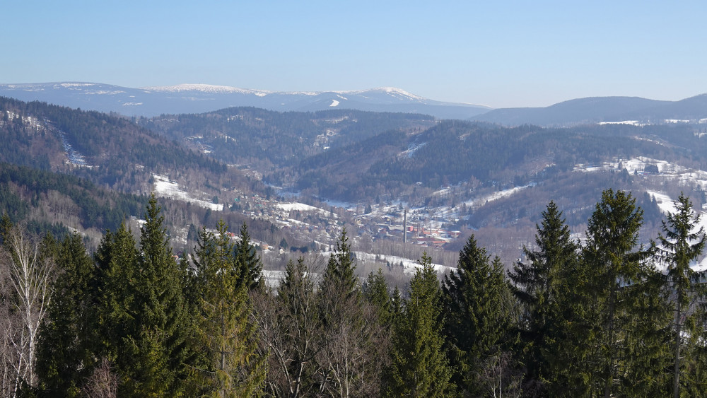Panorama Krkonoš s údolím Desné.