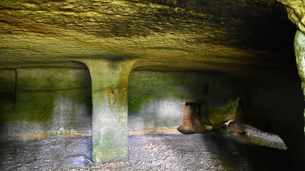 Tato umělá jeskyně byla vyražena praděpodobně jako pivovarský sklep (MAPA bod 2).