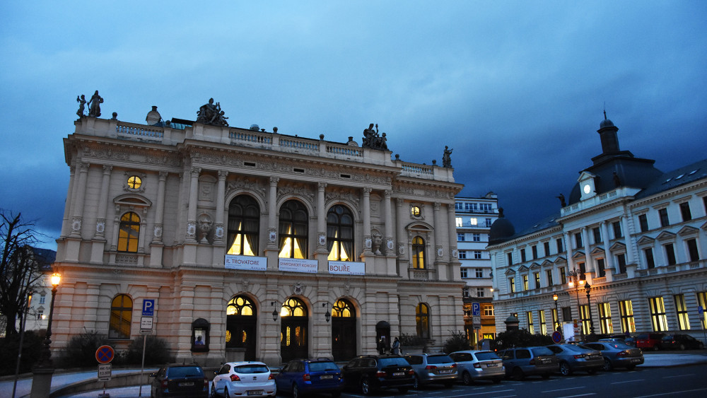 Divadlo F.X. Šaldy v Liberci by se svojí třísouborovou scénou kandidatuře přidalo body k dobru.