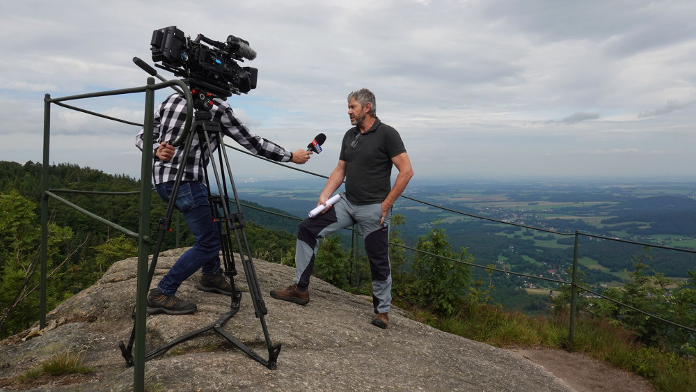 Ředitel regionálního pracoviště Liberecko Agentury ochrany přírody a krajiny (AOPK) Jiří Hušek poskytuje rozhovor pro CNN PRIMA NEWS. 