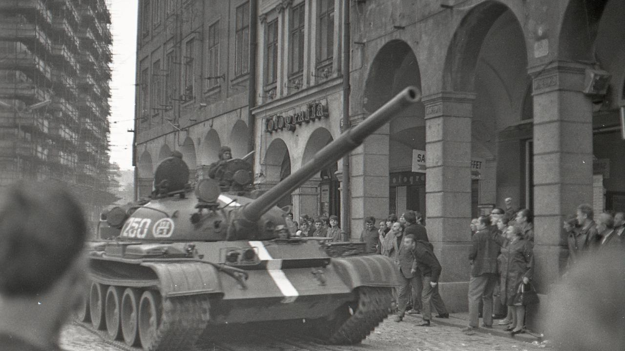 Tank v centru Liberce, srpen 1968