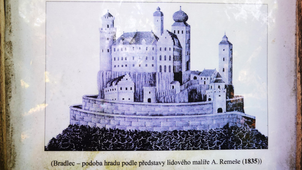 Vyobrazení hradu podle A. Remeše. (Reprofoto informačního panelu.)