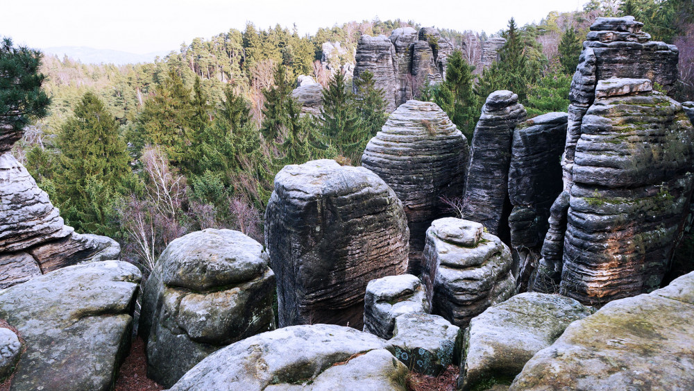 Pechova vyhlídka nabízí především pohled na bludiště skalních věží.