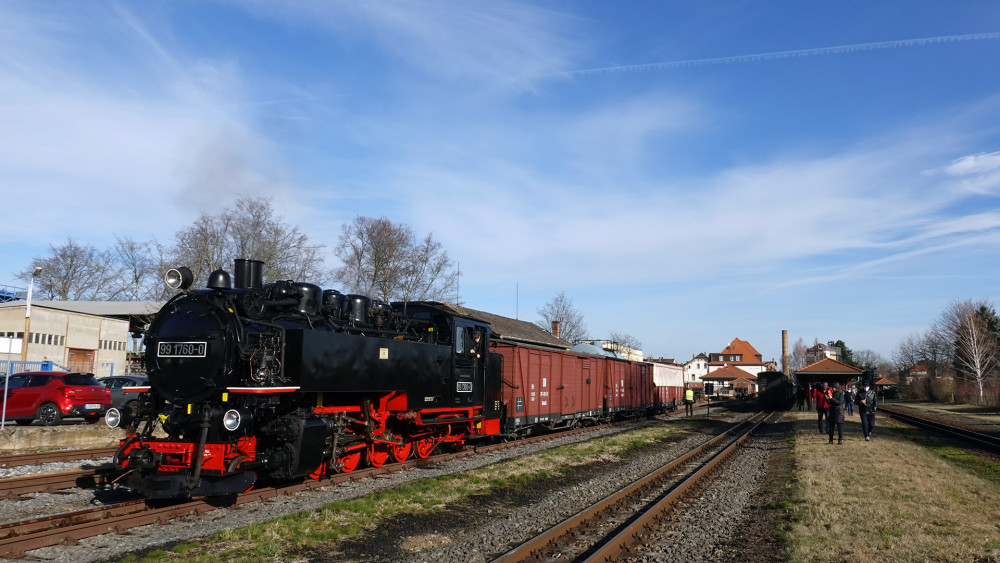 Tři nákladní vagóny z původně deseti vagónové soupravy byly odpojeny na nádraží Žitava Předměstí.