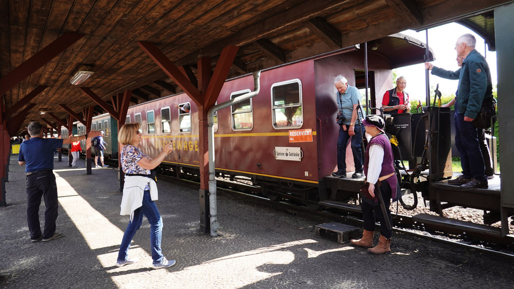 O úzkokolejku je velký zájem nejen mezi turisty. Jako jedna z mála železnic tohoto druhu nefunguje jen jako turistická atrakce, ale zajišťuje regulérní dopravu.