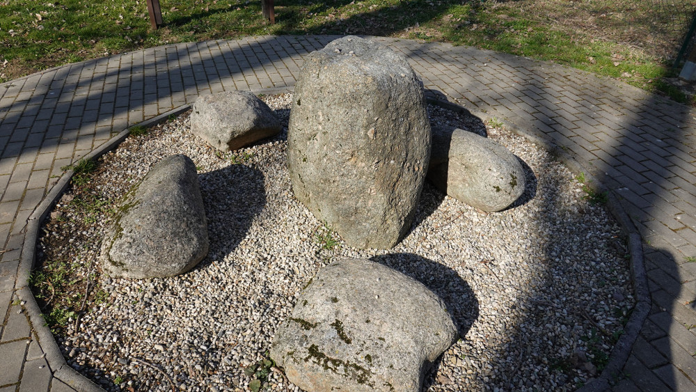 Pomník u Andělky, detail.