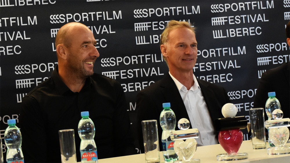 Pozvání přijala řada sportovních hvězd. Jan Koller přivezl svůj soutěžní film a Dominik Hašek se účastnil panelové konference Mental Health.