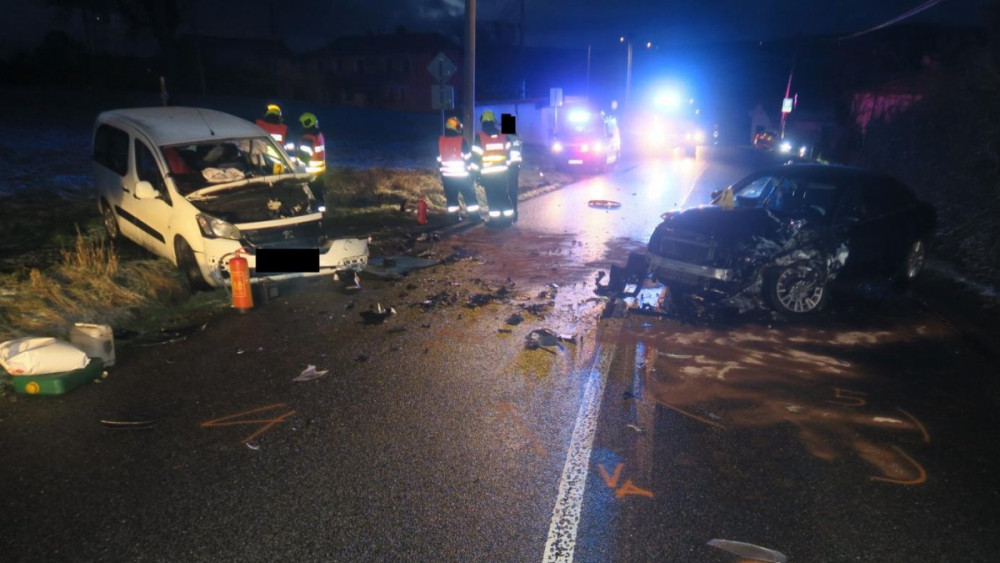 Nezvládl řízení a střetl se s protijedoucím vozidlem, foto: PČR
