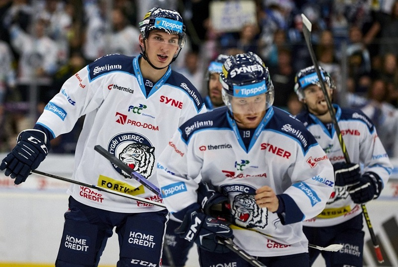 Jakub Dvořák po své premiérové extraligové trefě.