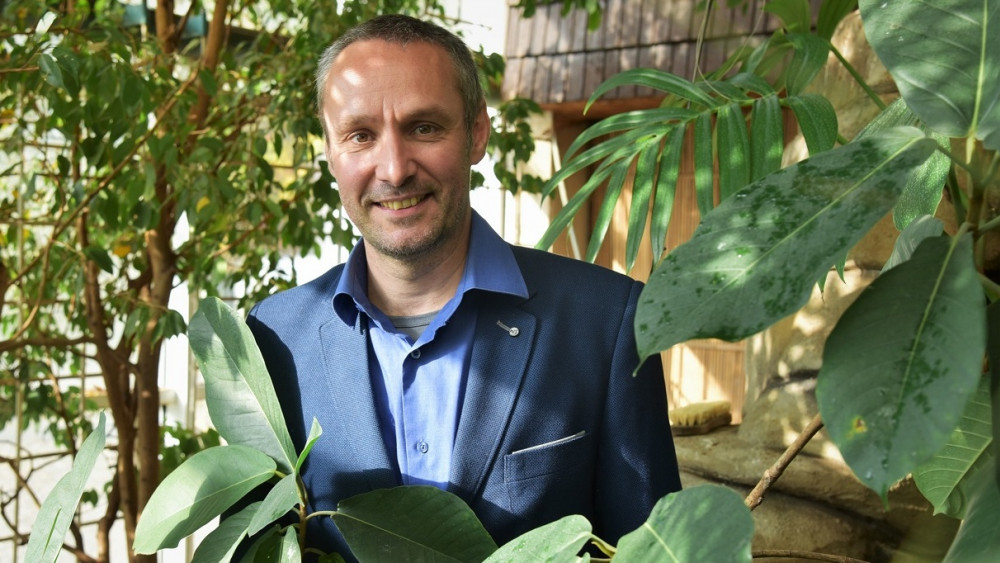 Ředitel botanické zahrady Václav Lenk