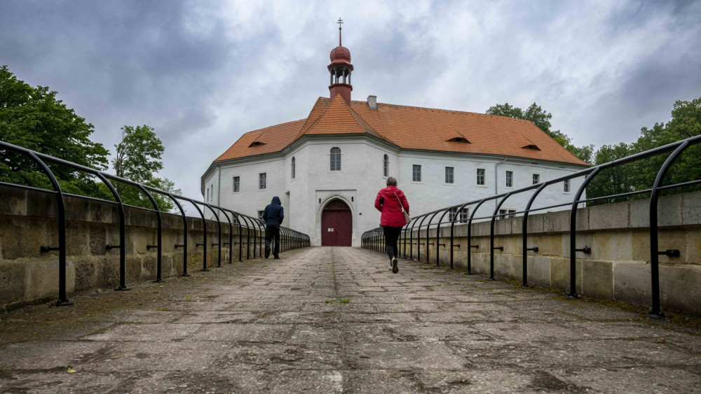 Areál zámku Vartenberk ve Stráži pod Ralskem, foto: Artur Irma