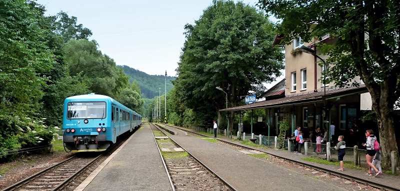 Nádraží na Malé Skále. Foto z mapy.cz, https://d34-a.sdn.cz