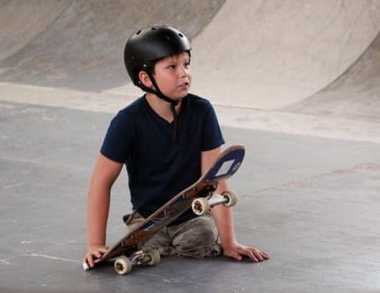 Maxim při nehodě přišel o obě nohy. Pak objevil skateboarding... Foto: Sportfilm