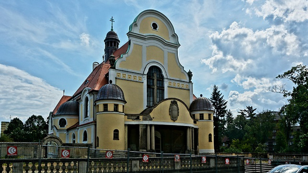 Kostel sv. Máří Magdaleny, kvůli kterému se celá soudní estráda pořádá. Archivní foto Mad