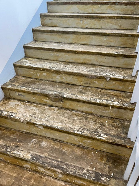 Schody čekají na facelift...