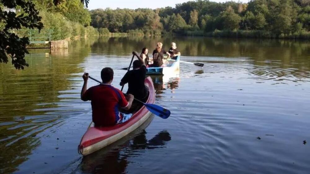 Rybník Bažantník v Sedmihorkách. Foto z www.kudyznudy.cz