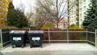 kontejneryStání