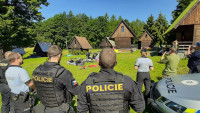 policieTábor1