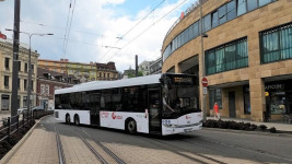 idolBus