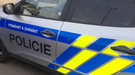 policie-cr-auto-2048