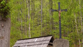 Oldřichovská vrchovina, Oldřichovské sedlo, kříž 01