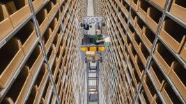 ABB1-20 Misto kde papir vitezi nad plastem. Levny udrzitelny a trvanlivy.