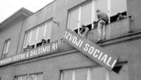 drahonaNápisSundavání