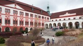 zámeklBirma8zvenku