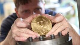 mincovna razba-medaile-s-Komenskym