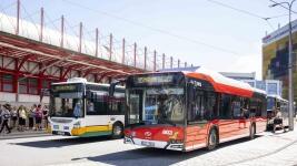 autobus4červená