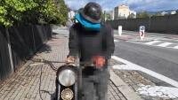 podezrely-motocyklista-2